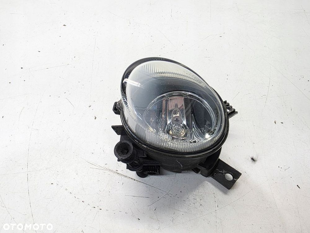 HALOGEN LAMPA PRZECIWMGIELNA LEWY PRZÓD AUDI A3 8P A4 B7 8E0941699C 1/25 - 1