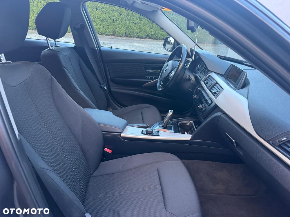 BMW Seria 3 318d Modern Line - 25