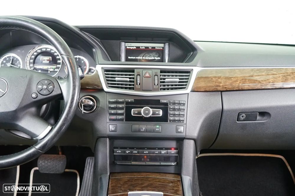 Mercedes-Benz E 250 CDi Elegance BlueEfficiency Auto. - 30