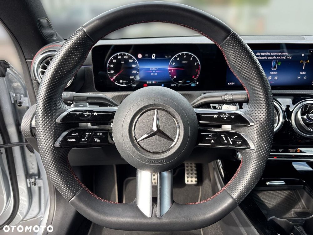 Mercedes-Benz CLA - 12