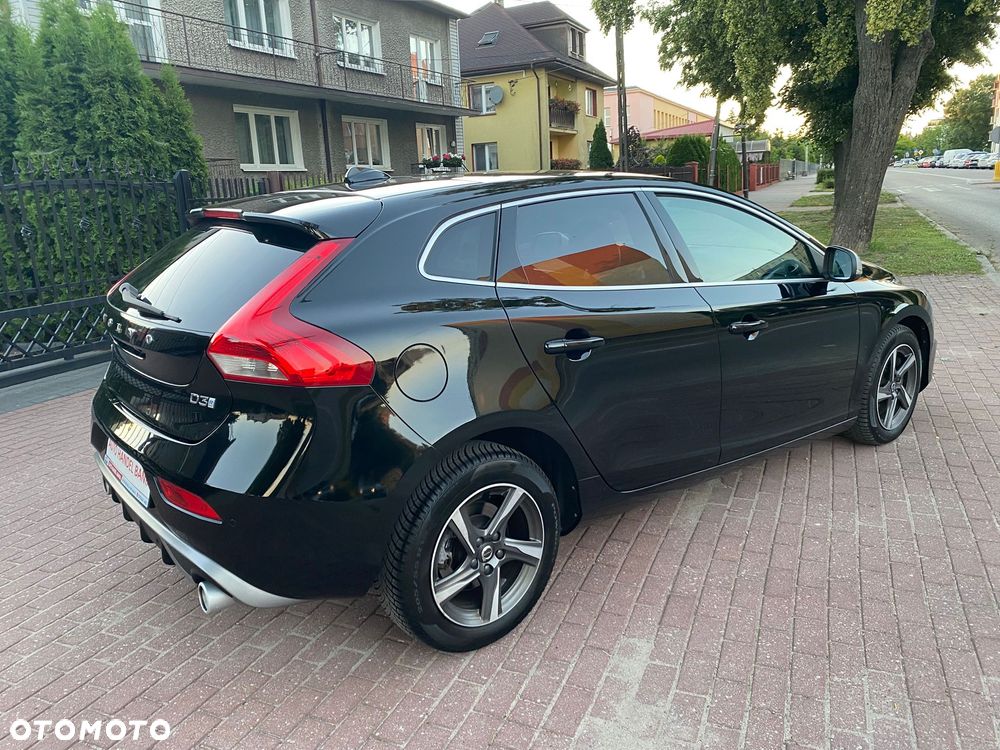 Volvo V40 D3 Geartronic RDesign - 24