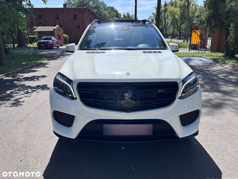 Mercedes-Benz GLS - 9