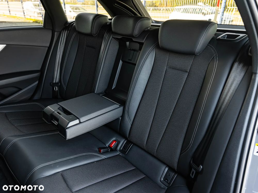 Audi A4 Avant 35 TFSI S tronic S line - 28