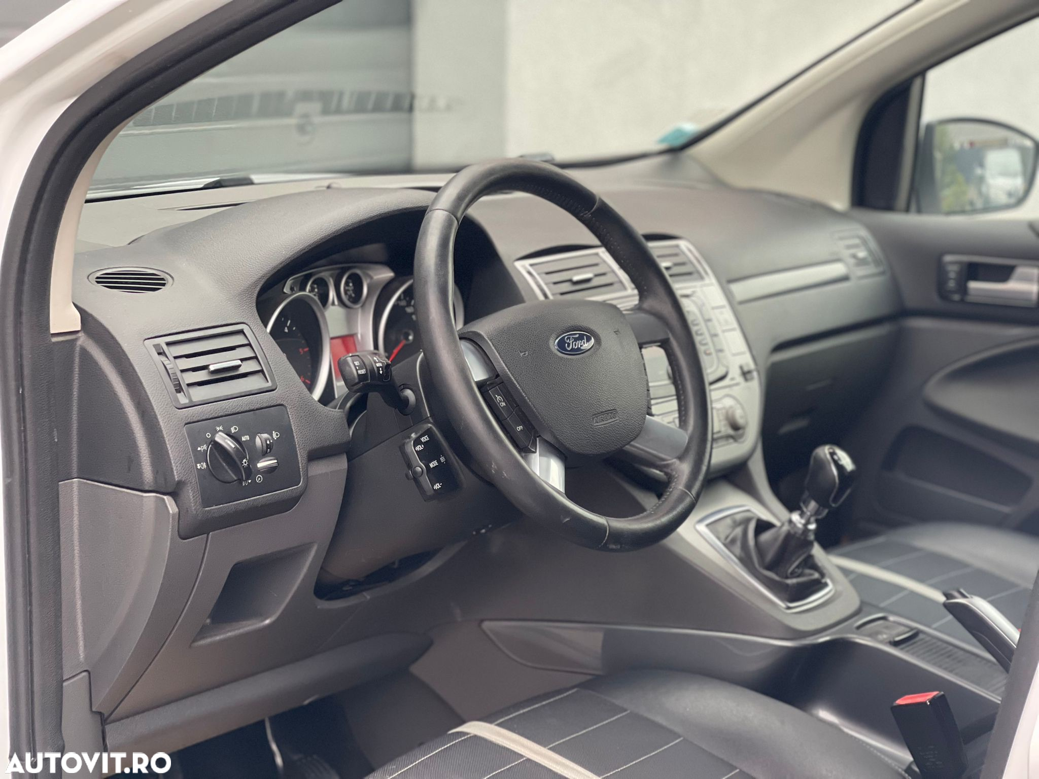Ford Kuga 2.0 TDCi 2WD Trend - 9