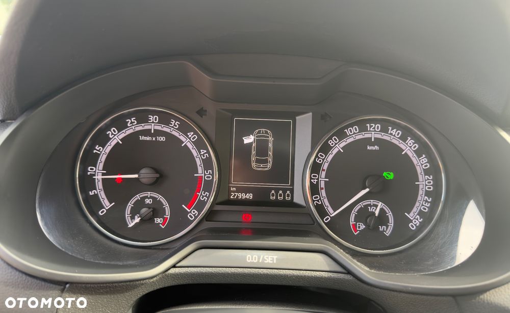 Skoda Octavia 1.6 TDI Clever DSG - 6