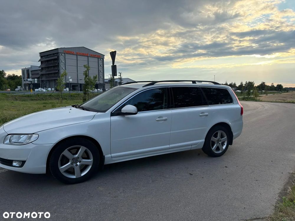 Volvo V70 D5 Geartronic Kinetic - 3