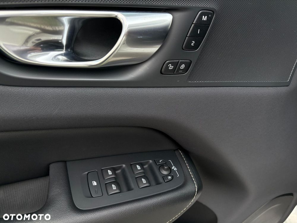 Volvo XC 60 - 12