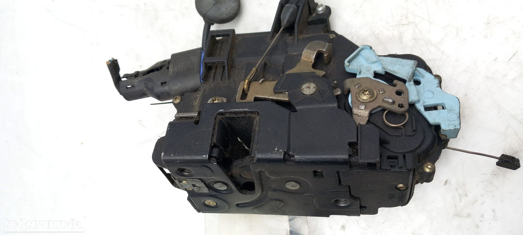 Fechadura / fecho porta frente direito VOLKSWAGEN Caddy II (9K) - 2