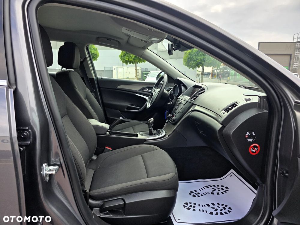 Opel Insignia 1.6 Turbo Design Edition - 11
