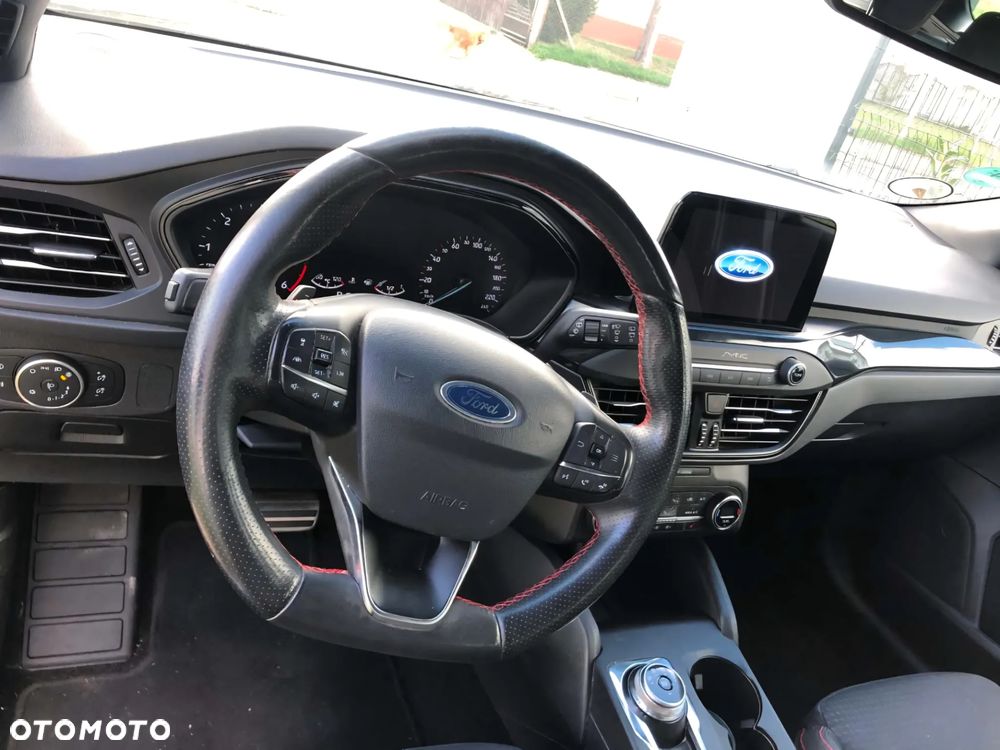 Ford Focus 2.0 EcoBlue ST-Line - 31