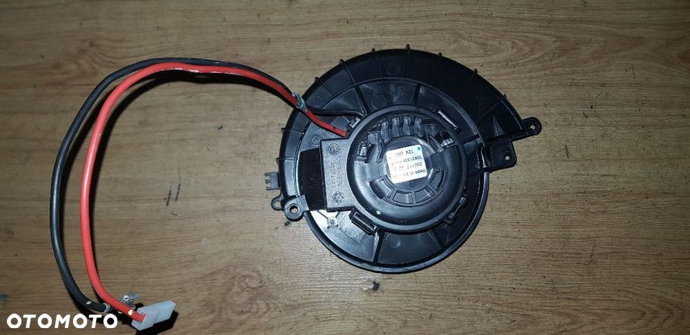 OPEL ASTRA H WENTYLATOR NAWIEWU 52421335 - 1