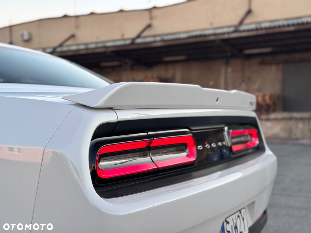 Dodge Challenger - 9