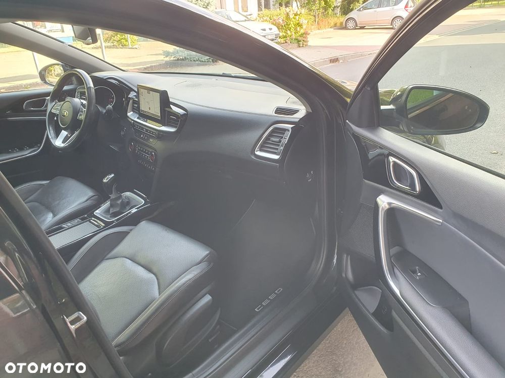 Kia Ceed 1.4 T-GDI OPF GT Line - 16