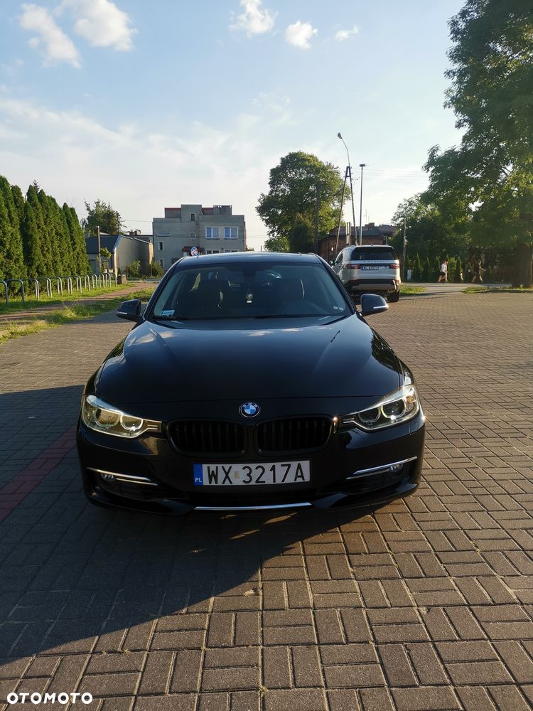 BMW Seria 3 328i xDrive Luxury Line - 8