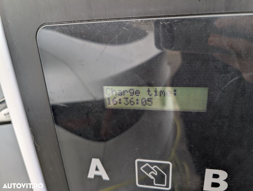 Tesla Model Y Long Range Dual Motor AWD - 11