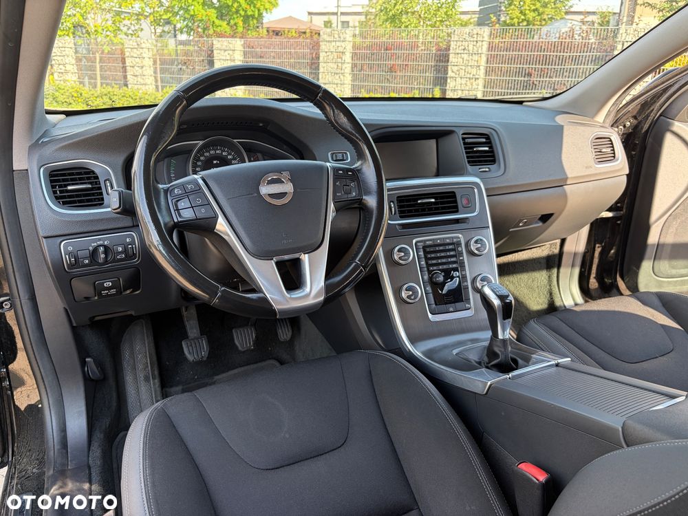 Volvo V60 D4 Momentum - 9