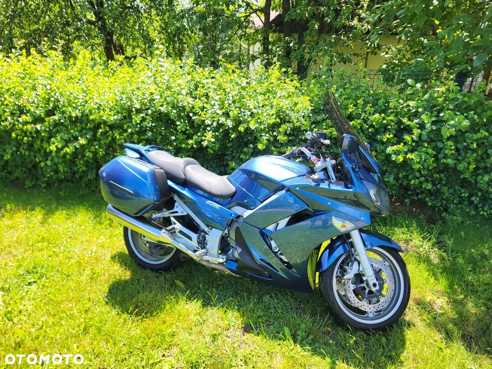 Yamaha FJR - 2