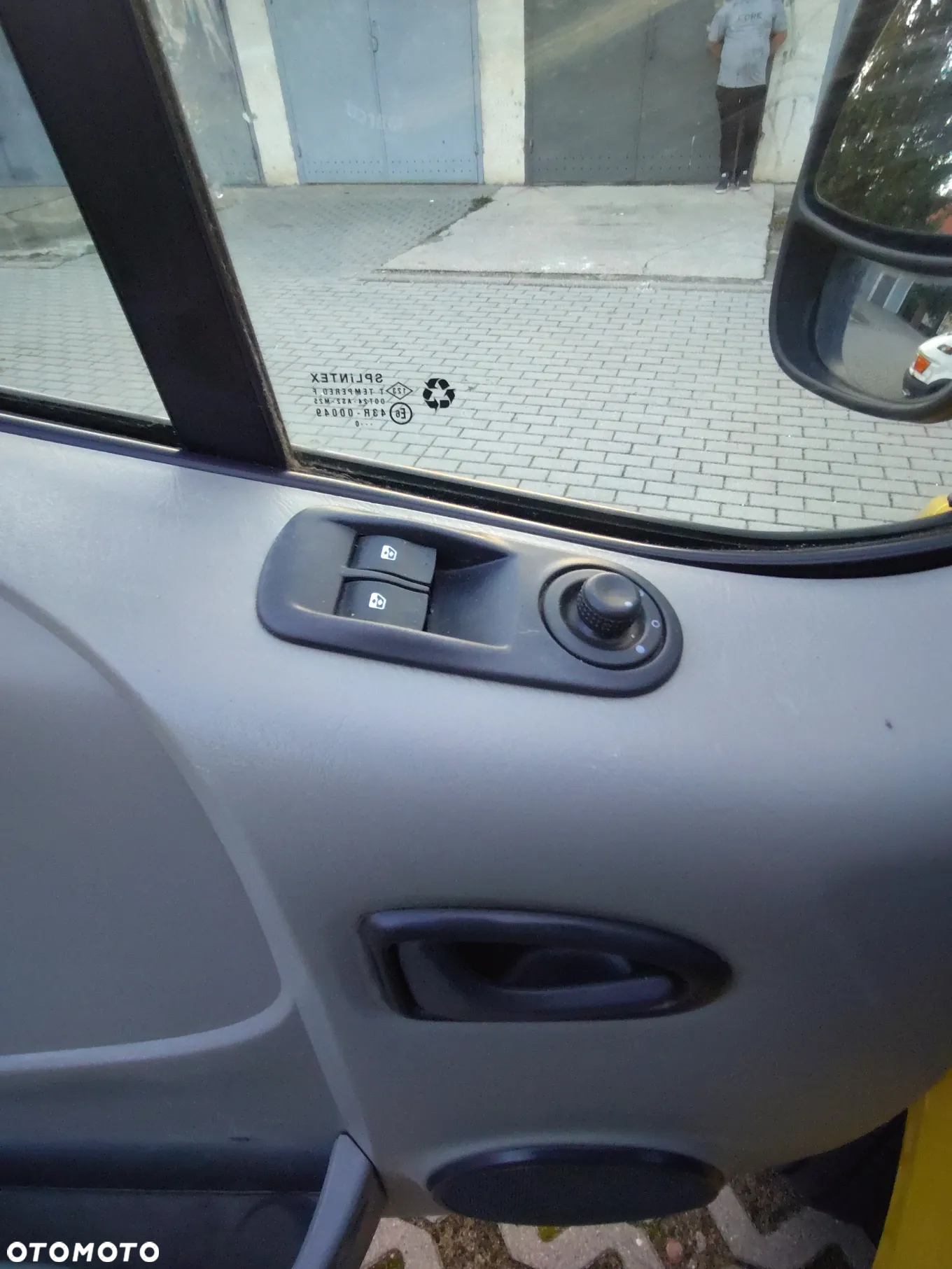 Opel Vivaro - 19