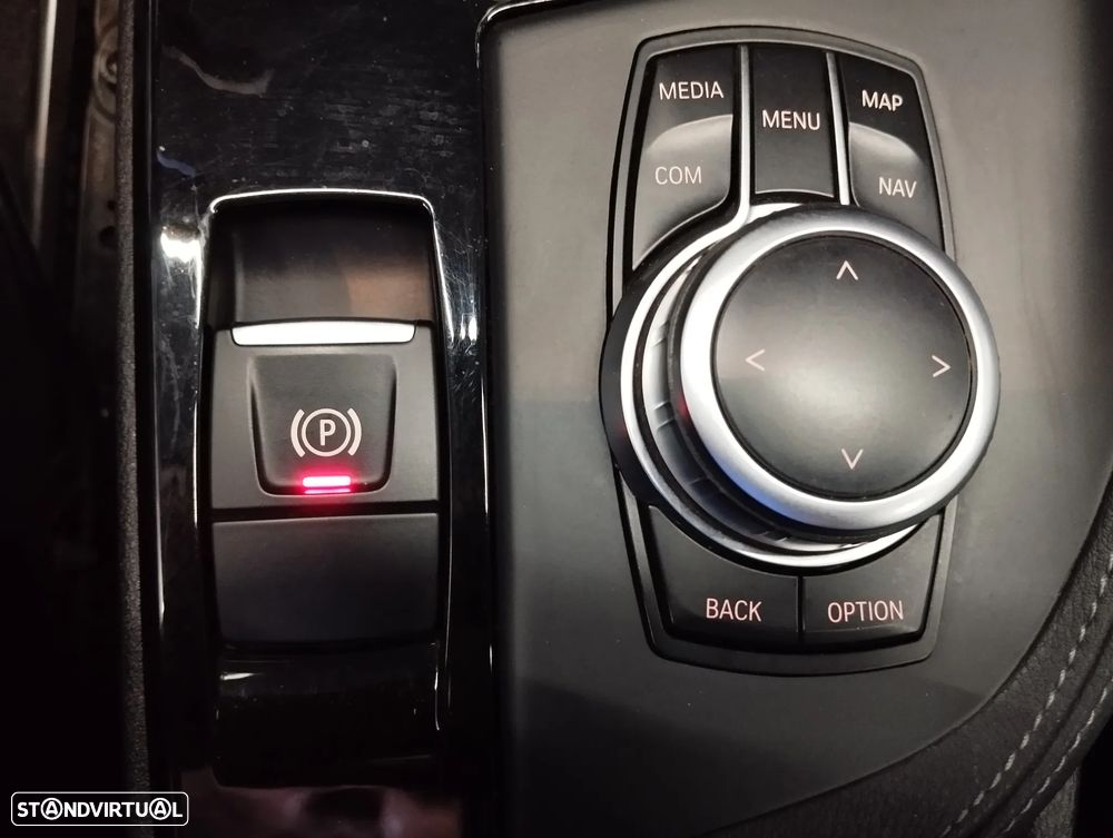 BMW X1 16 d sDrive Auto xLine - 40