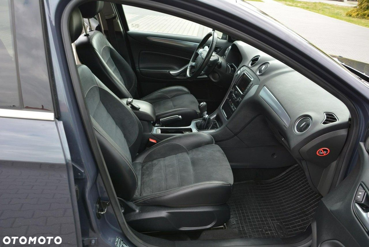Ford Mondeo 2.0 TDCi Titanium - 16