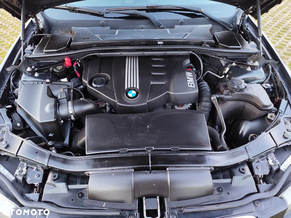 BMW Seria 3 318d - 23