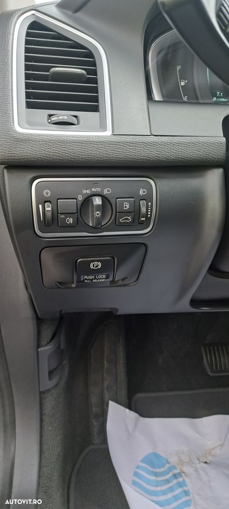 Volvo XC 60 D4AWD Momentum - 18