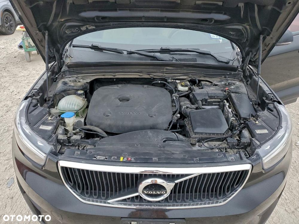 Volvo XC 40 T5 AWD Momentum - 11