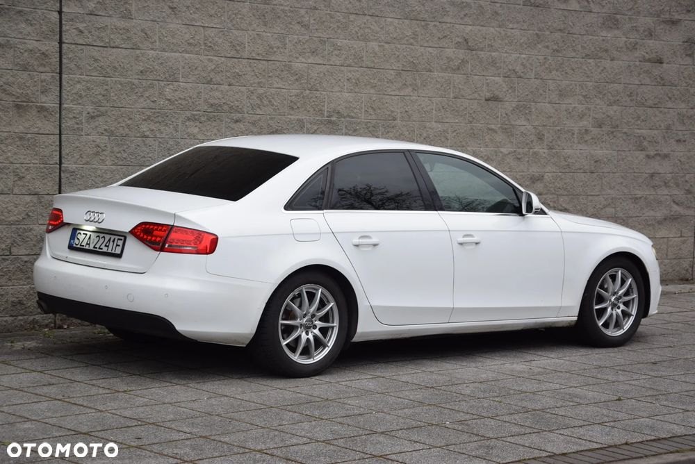 Audi A4 Limousine - 4
