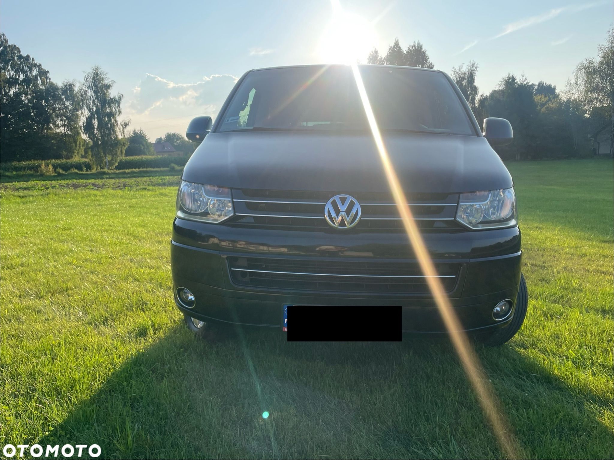 Volkswagen Multivan - 1