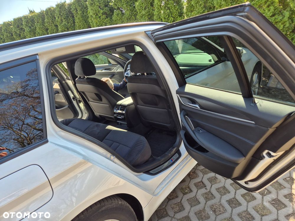 BMW Seria 5 520d M Sport sport - 24