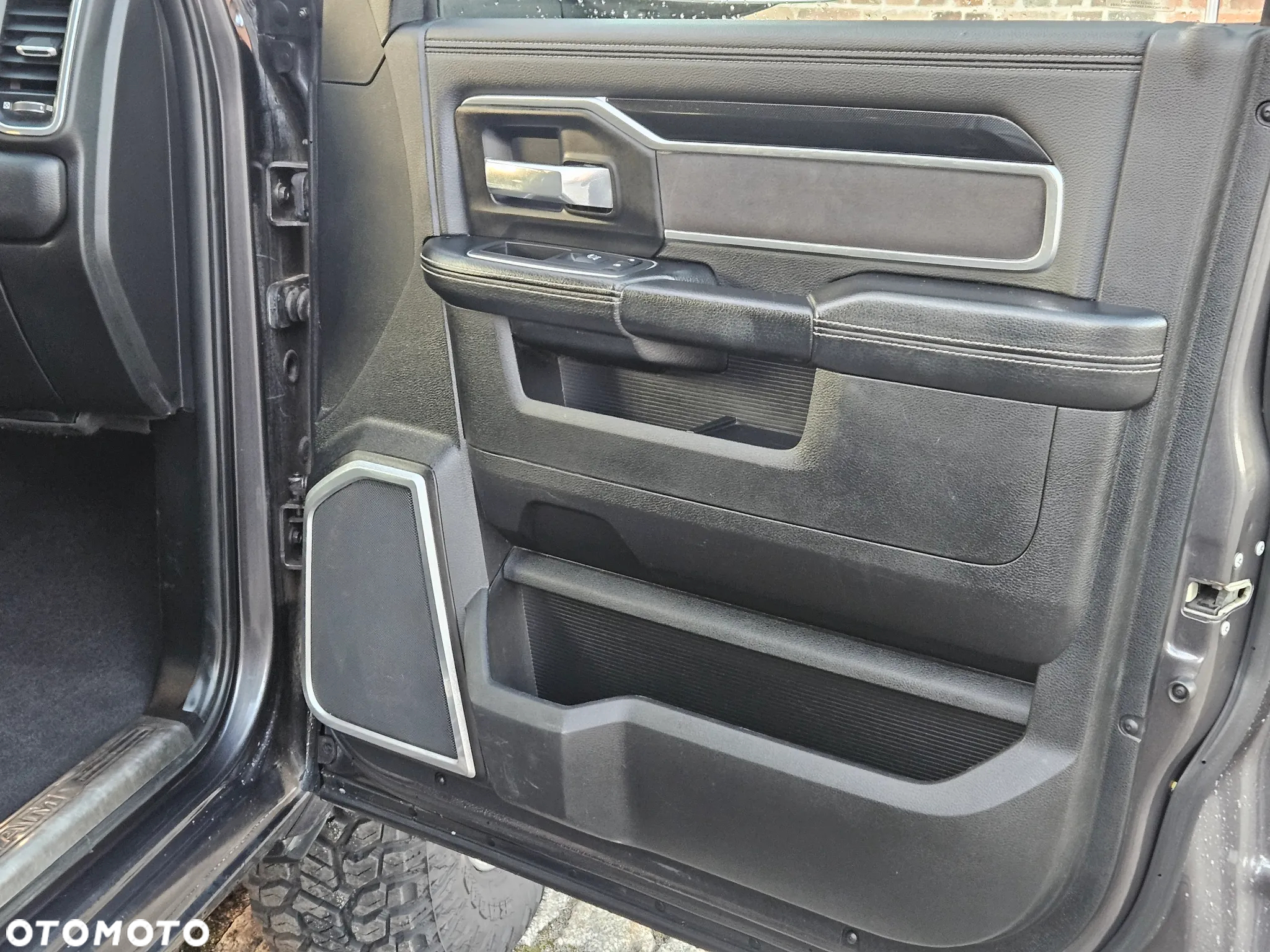 Dodge RAM - 24