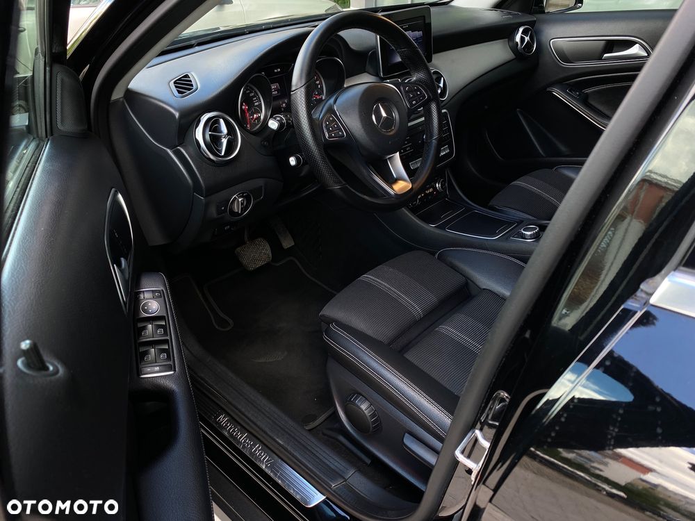 Mercedes-Benz GLA 200 7G-DCT Urban - 6