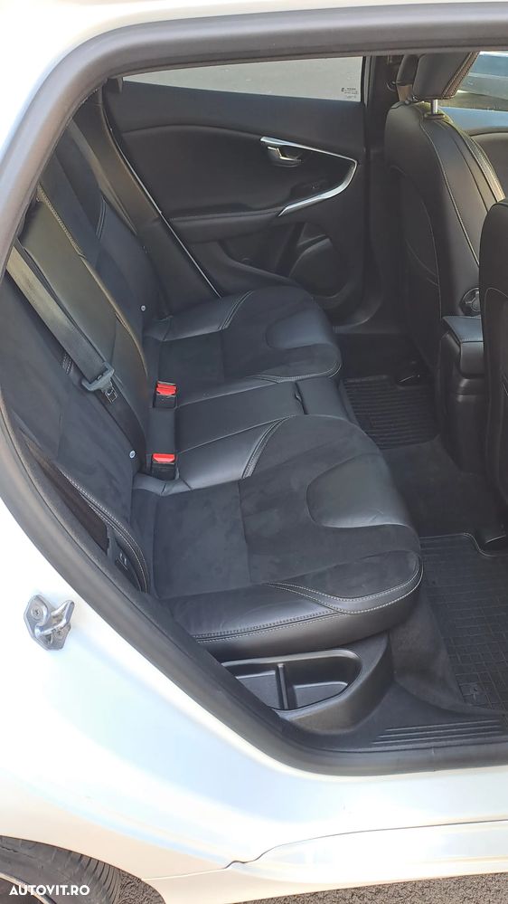 Volvo V40 D3 Aut. R-Design - 11
