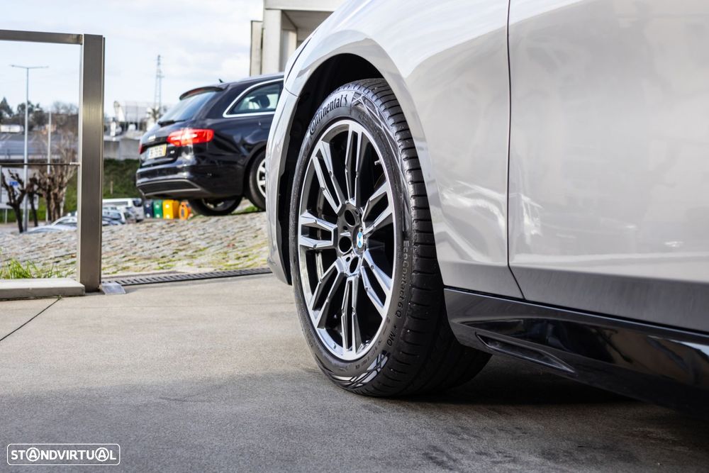 BMW 520 d Pack Desportivo M - 8