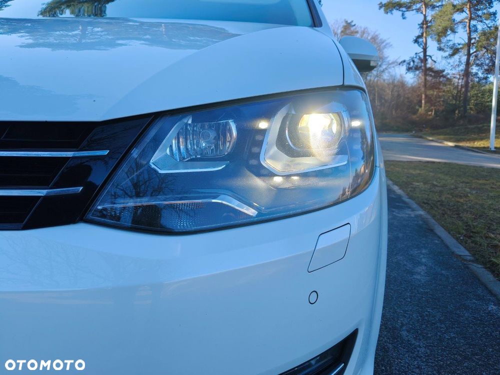 Volkswagen Sharan 2.0 TDI (BlueMotion Technology) Highline - 32