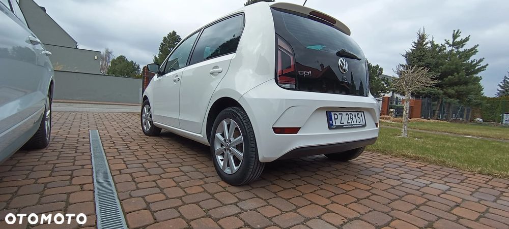 Volkswagen up! move - 14
