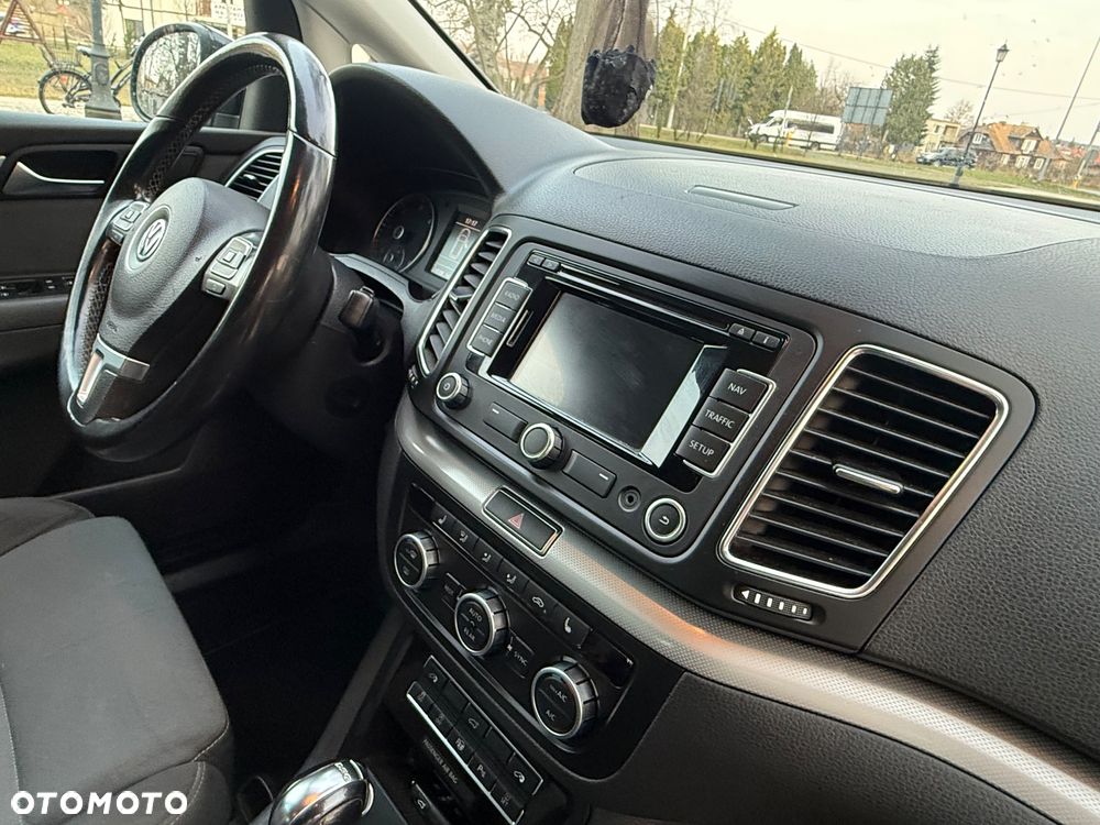 Volkswagen Sharan 2.0 TDI Trendline DSG - 16