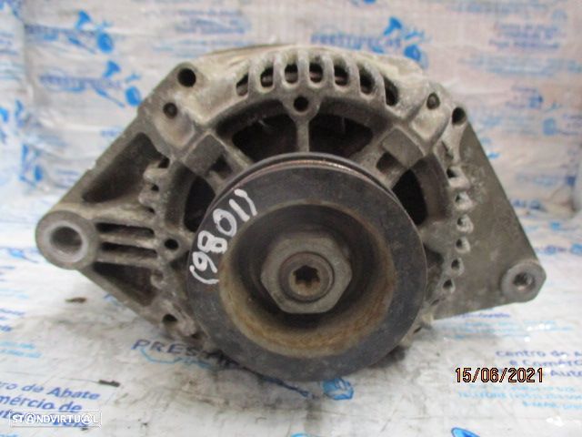 Alternador 2541979A  7700424585 RENAULT MEGANE 2 CLASSIC 1998 1.4I RENAULT MEGANE 1 PHASE 1  1998 1.4I 75CV 5P AZUL - 1