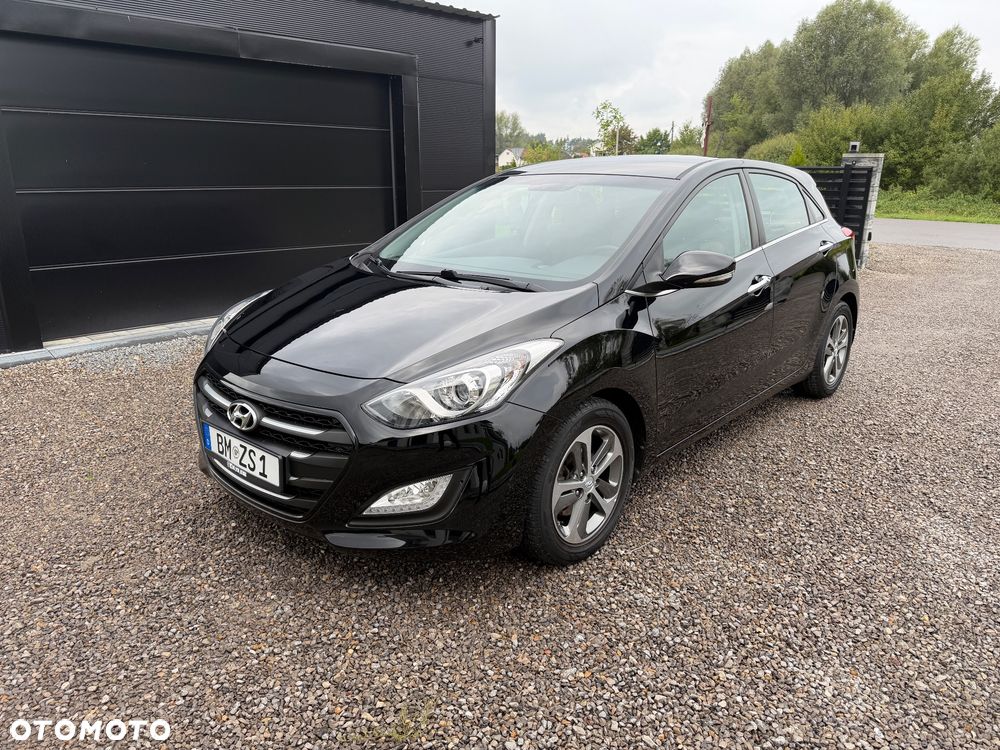 Hyundai i30 blue 1.6 GDI YES Gold - 1