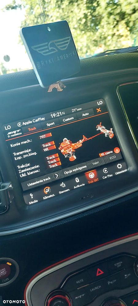 Dodge Challenger - 24