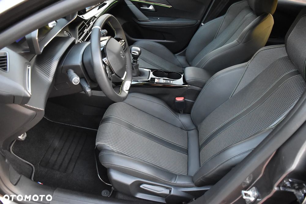 Peugeot 208 - 20
