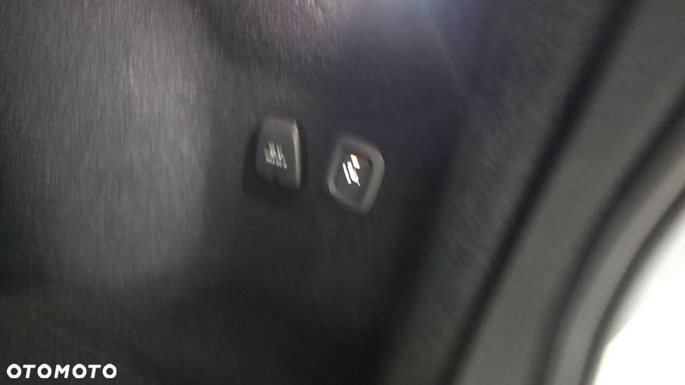 Volvo V60 B4 B DKG Plus Dark - 10