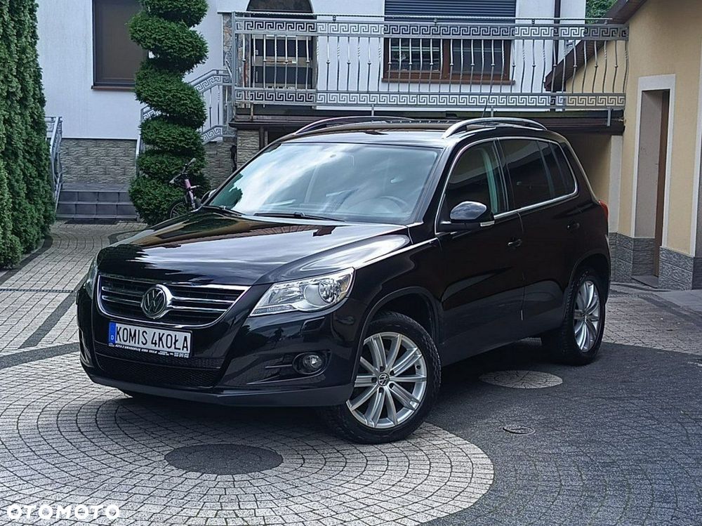 Volkswagen Tiguan - 1