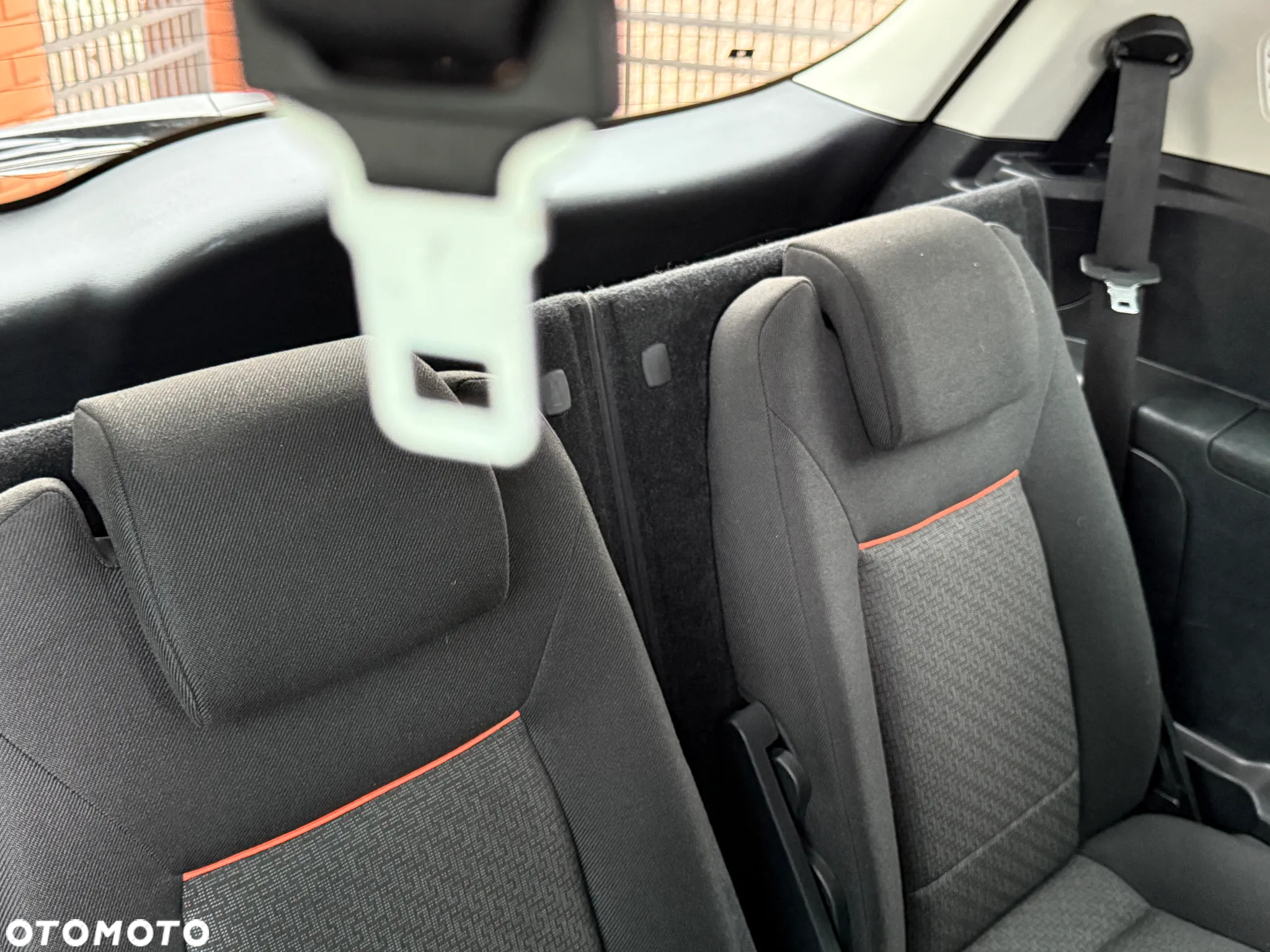 Ford S-Max - 17