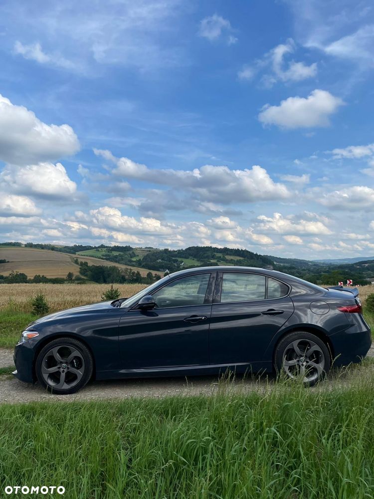 Alfa Romeo Giulia - 5