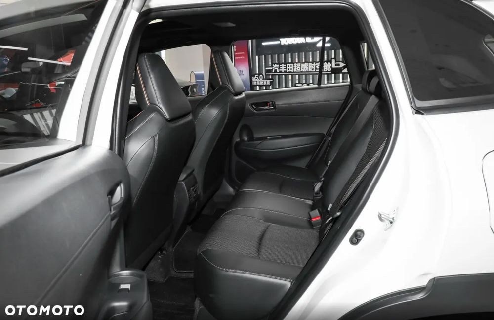 Toyota Corolla Cross - 13