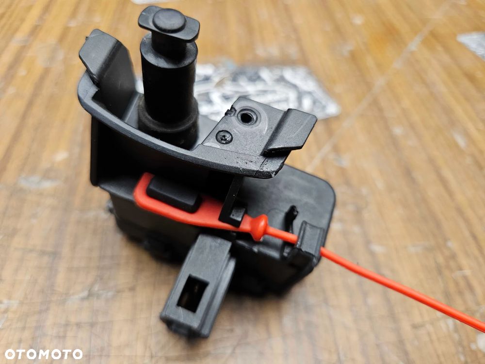 Siłownik 8K0862153D 4F0862165A Silniczek Elektryczny Cięgno Zamek Klapki Wlewu Paliwa Awaryjne Otwieranie Audi A4 B8 A5 A6 Q5 - 13