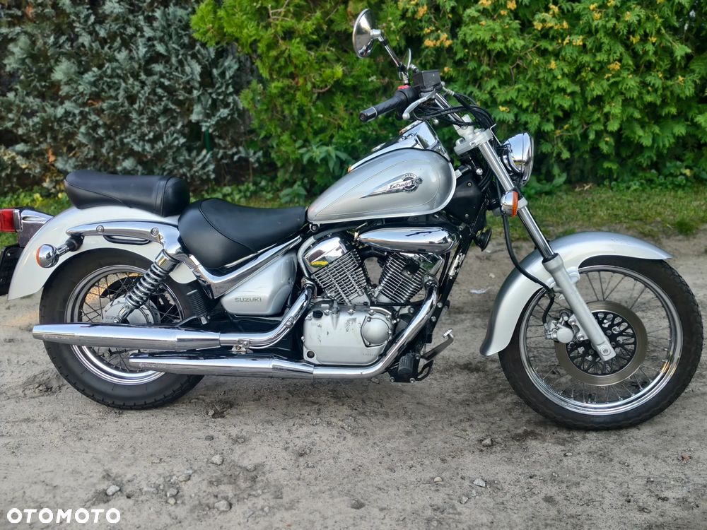 Suzuki Intruder - 2