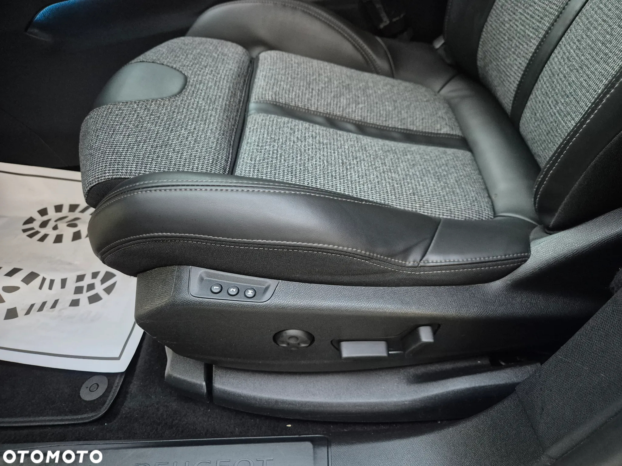 Peugeot 5008 1.5 BlueHDi Allure Pack S&S - 26