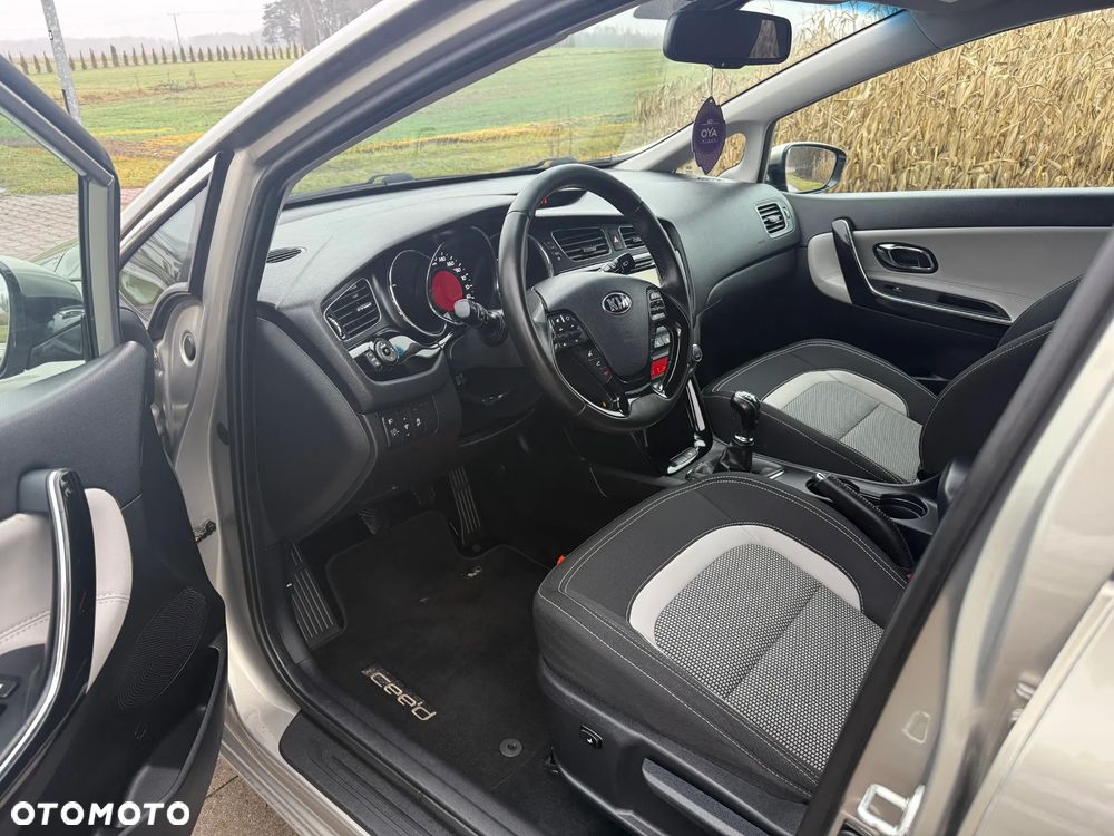 Kia Ceed 1.6 GDI Platinum Edition - 9